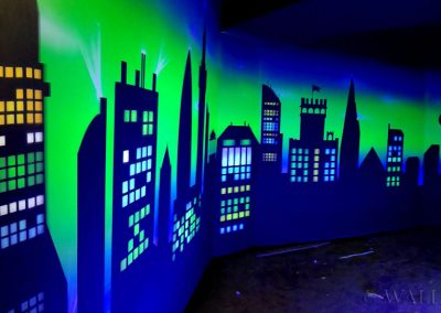 wykonane malowidło - budynki - farby fluorescencyjne UV