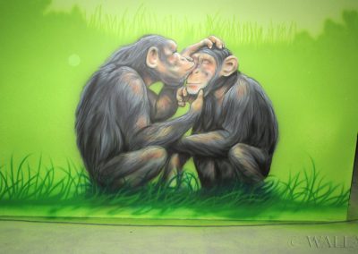 malowidło ścienne - szympansy